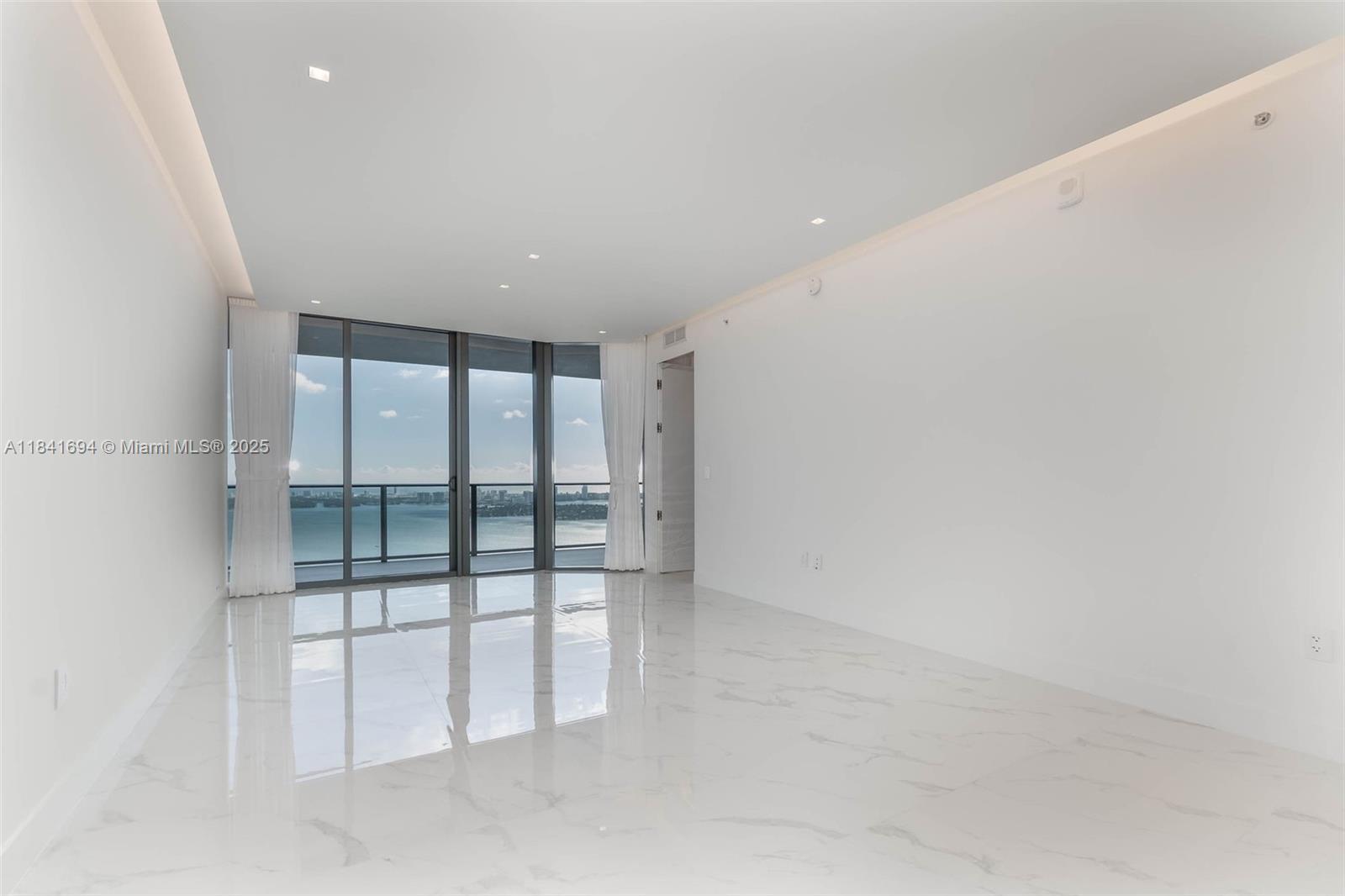 Aria Reserve Miami South T - Residential