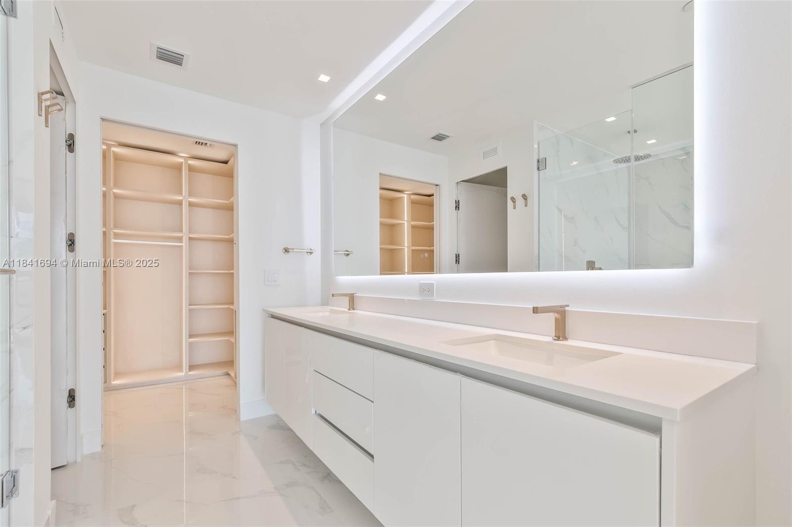 Aria Reserve Miami South T - Residential