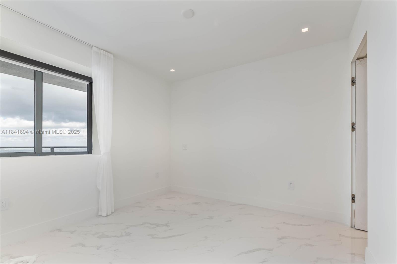 Aria Reserve Miami South T - Residential