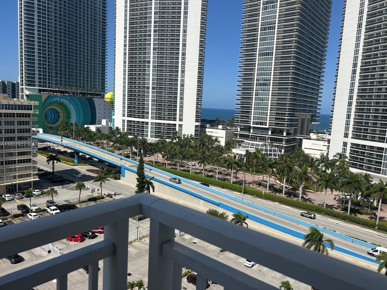 PLAZA TOWERS SOUTH CONDO - Residential