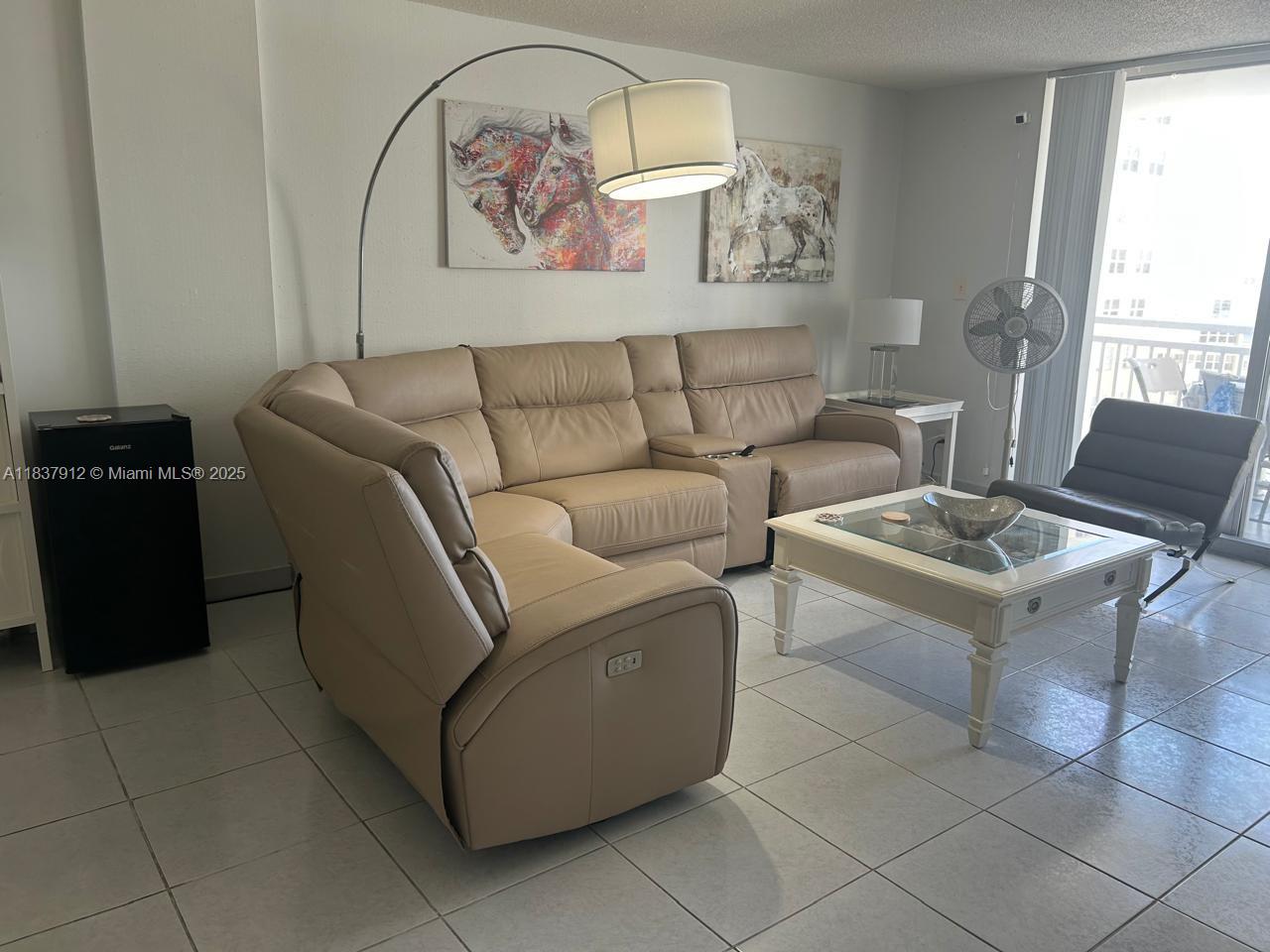 PLAZA TOWERS SOUTH CONDO - Residential