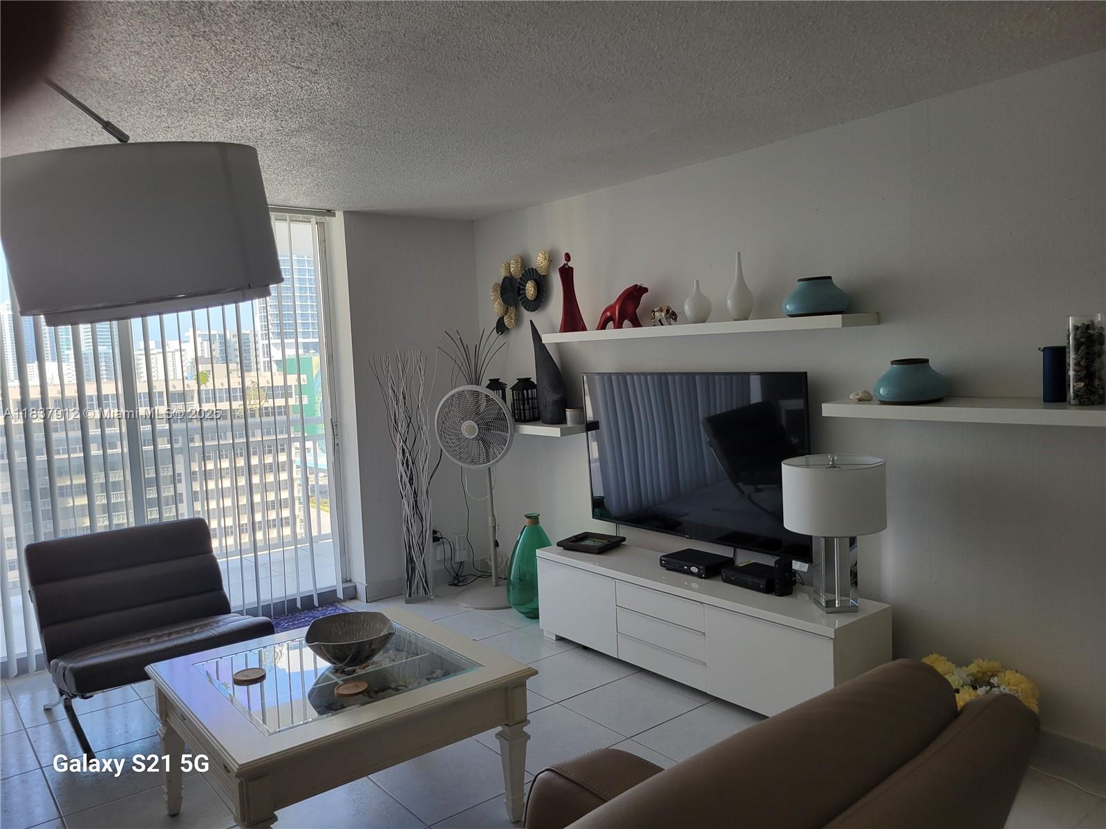 Great Location 2 bedroom 2 bath Condo on the intercoastal, Ocean just across the street. Remodel bathrooms and ceramic tile floor throughout, Updated building with great security plus many amenities.