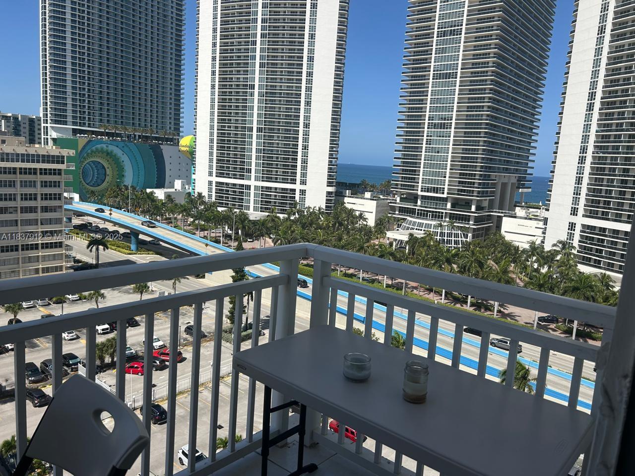 PLAZA TOWERS SOUTH CONDO - Residential