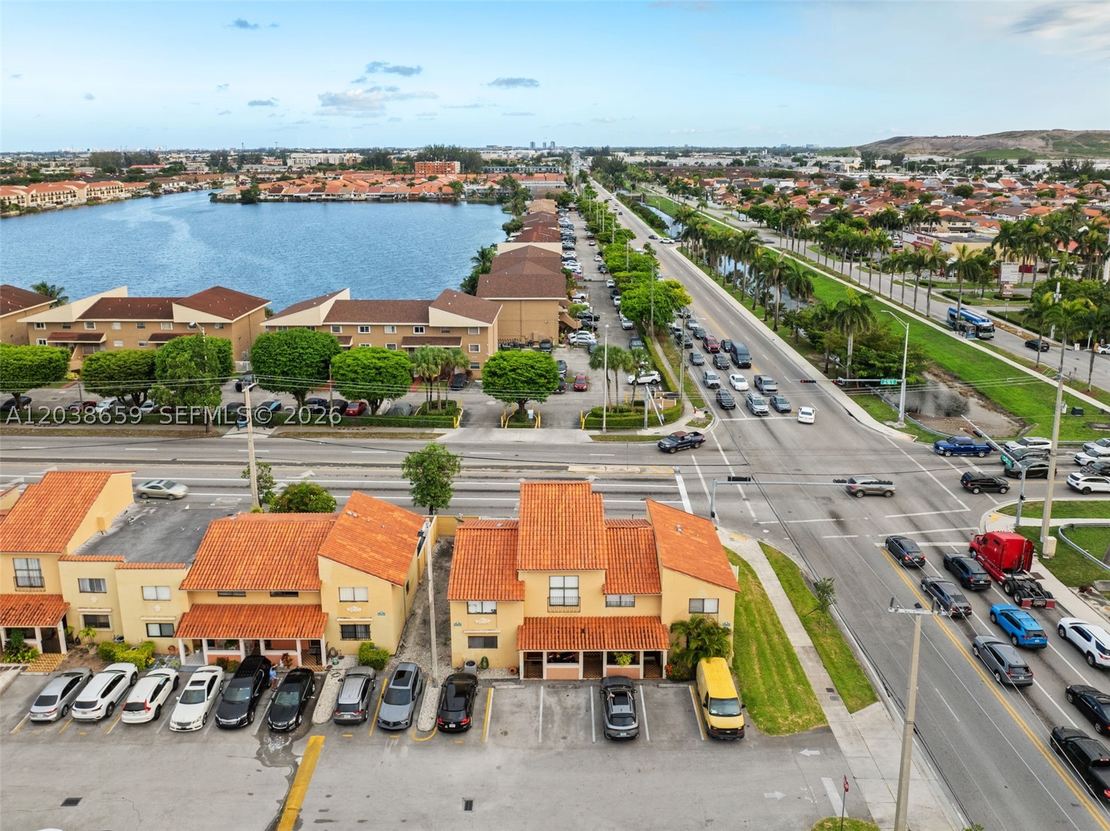 RESIDENCIAL EL PRADO COND - Residential