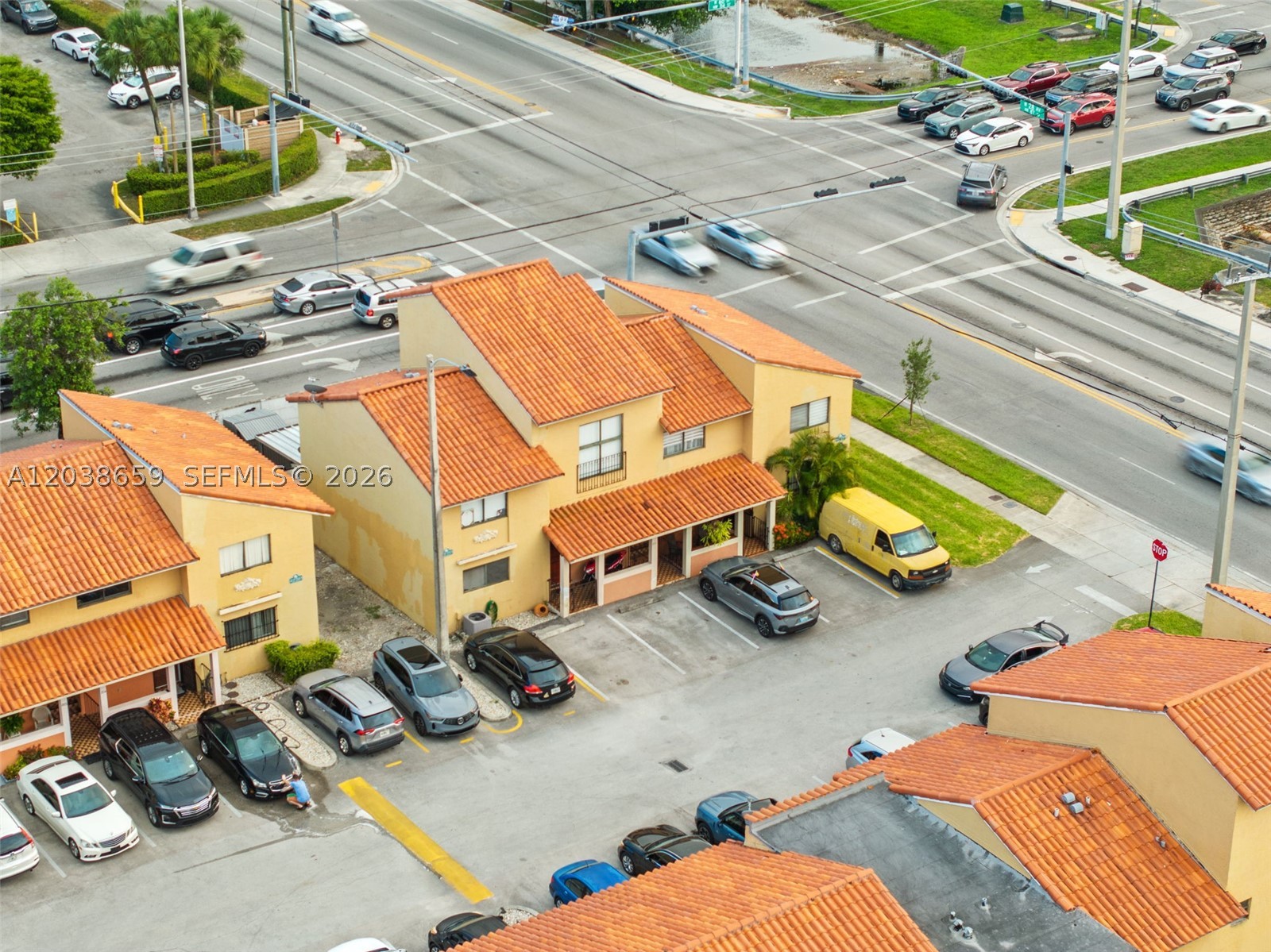 RESIDENCIAL EL PRADO COND - Residential