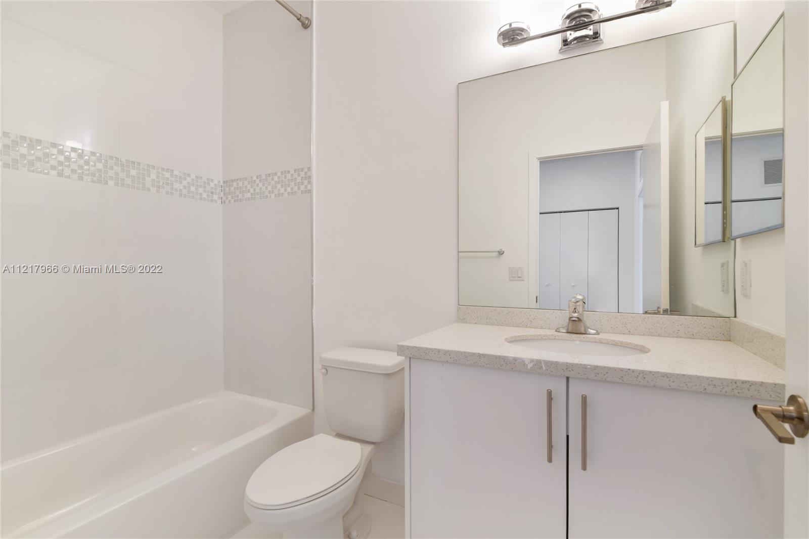WEITZER AVENTURA PLACE CO - Residential Lease