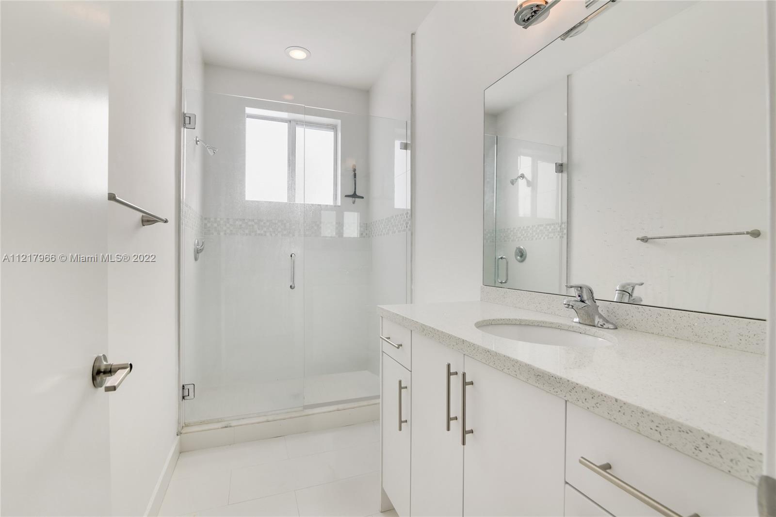 WEITZER AVENTURA PLACE CO - Residential Lease
