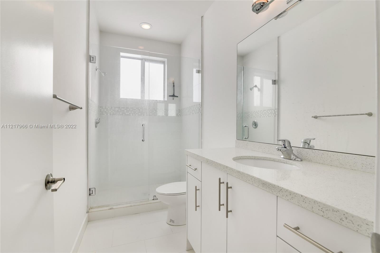WEITZER AVENTURA PLACE CO - Residential Lease