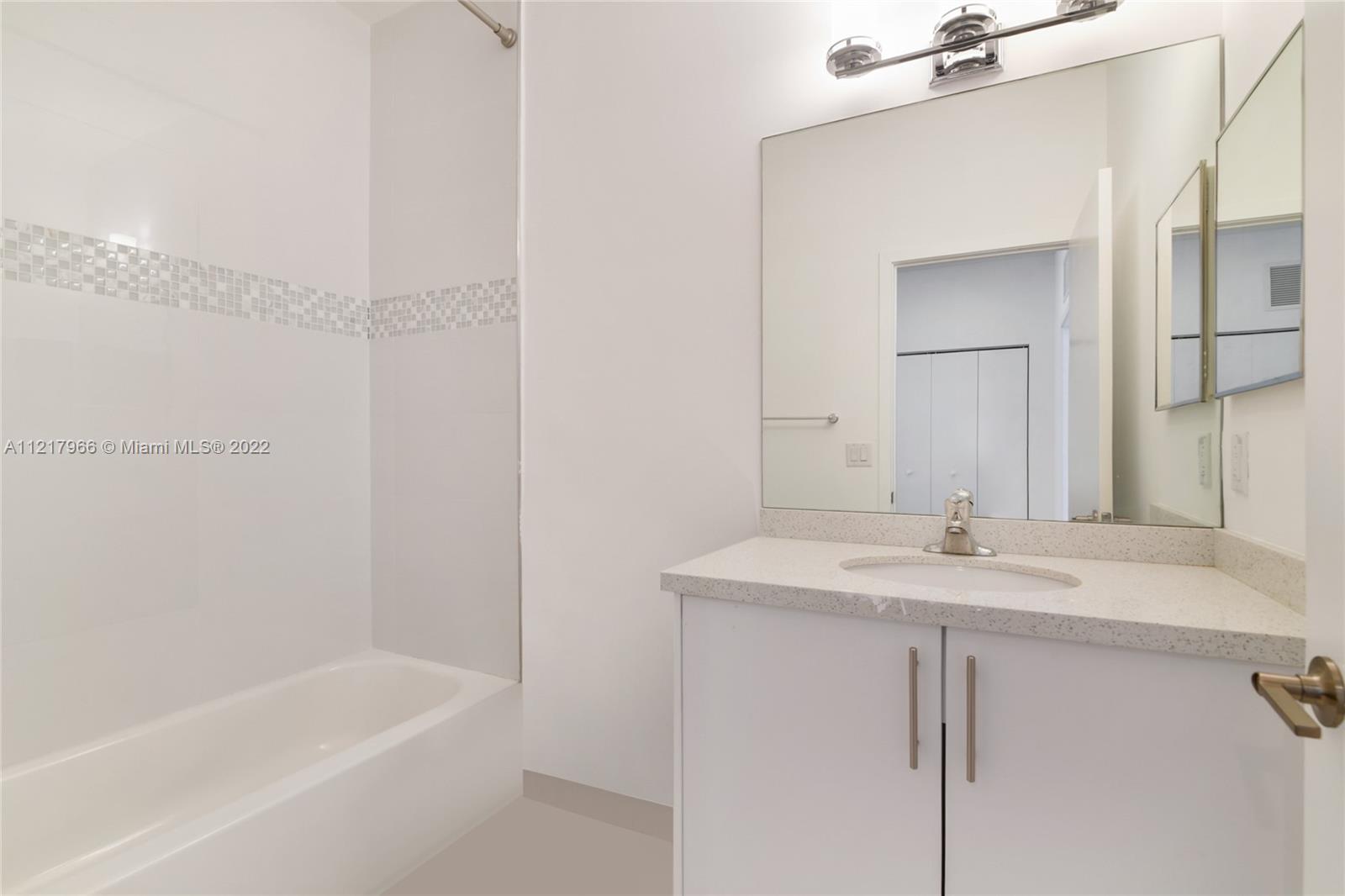 WEITZER AVENTURA PLACE CO - Residential Lease
