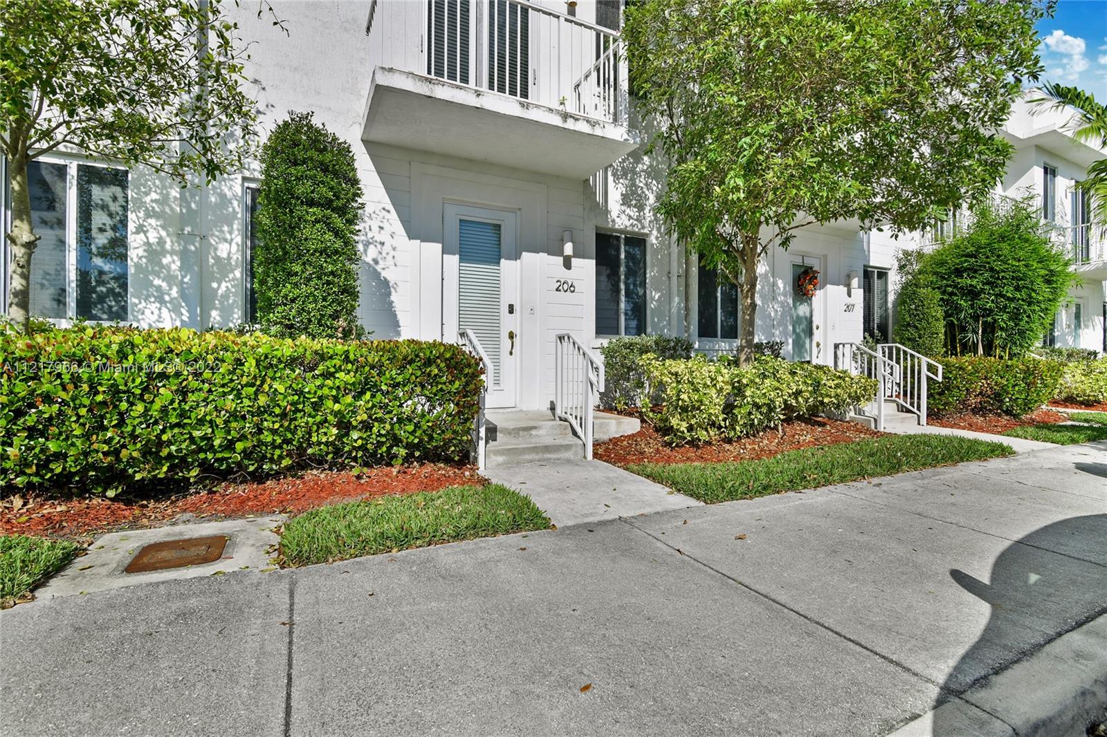 WEITZER AVENTURA PLACE CO - Residential Lease