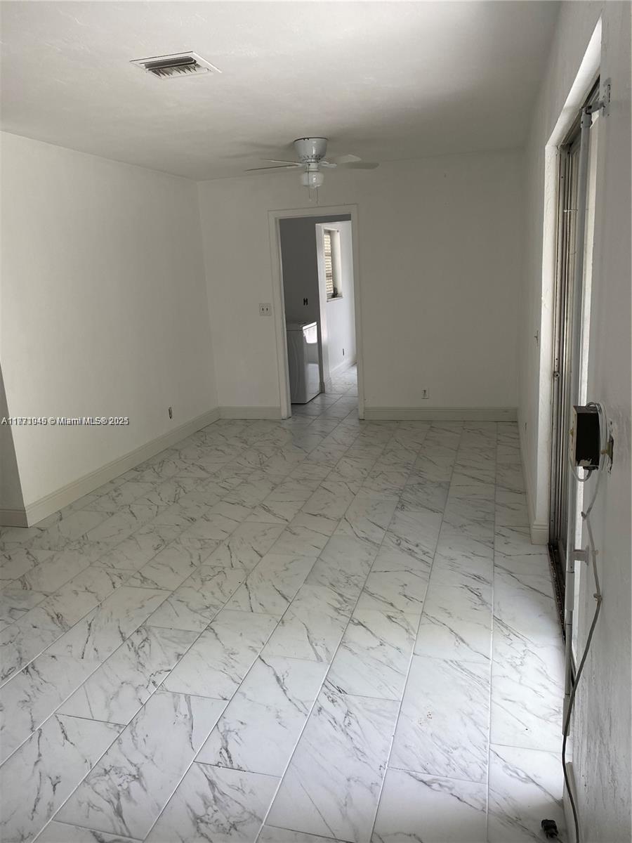 BROADVIEW COUNTRY CLUB - Residential Lease