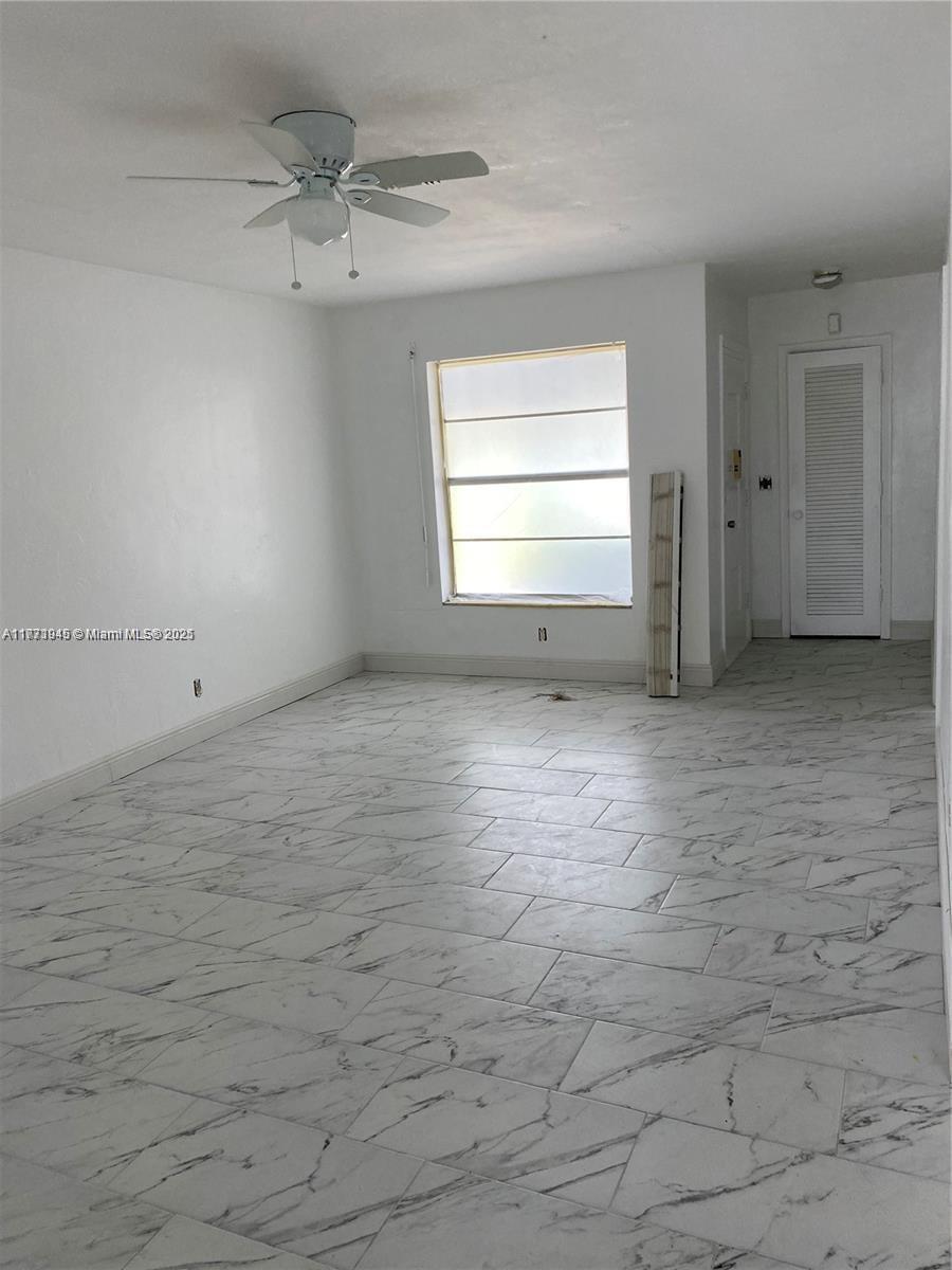BROADVIEW COUNTRY CLUB - Residential Lease