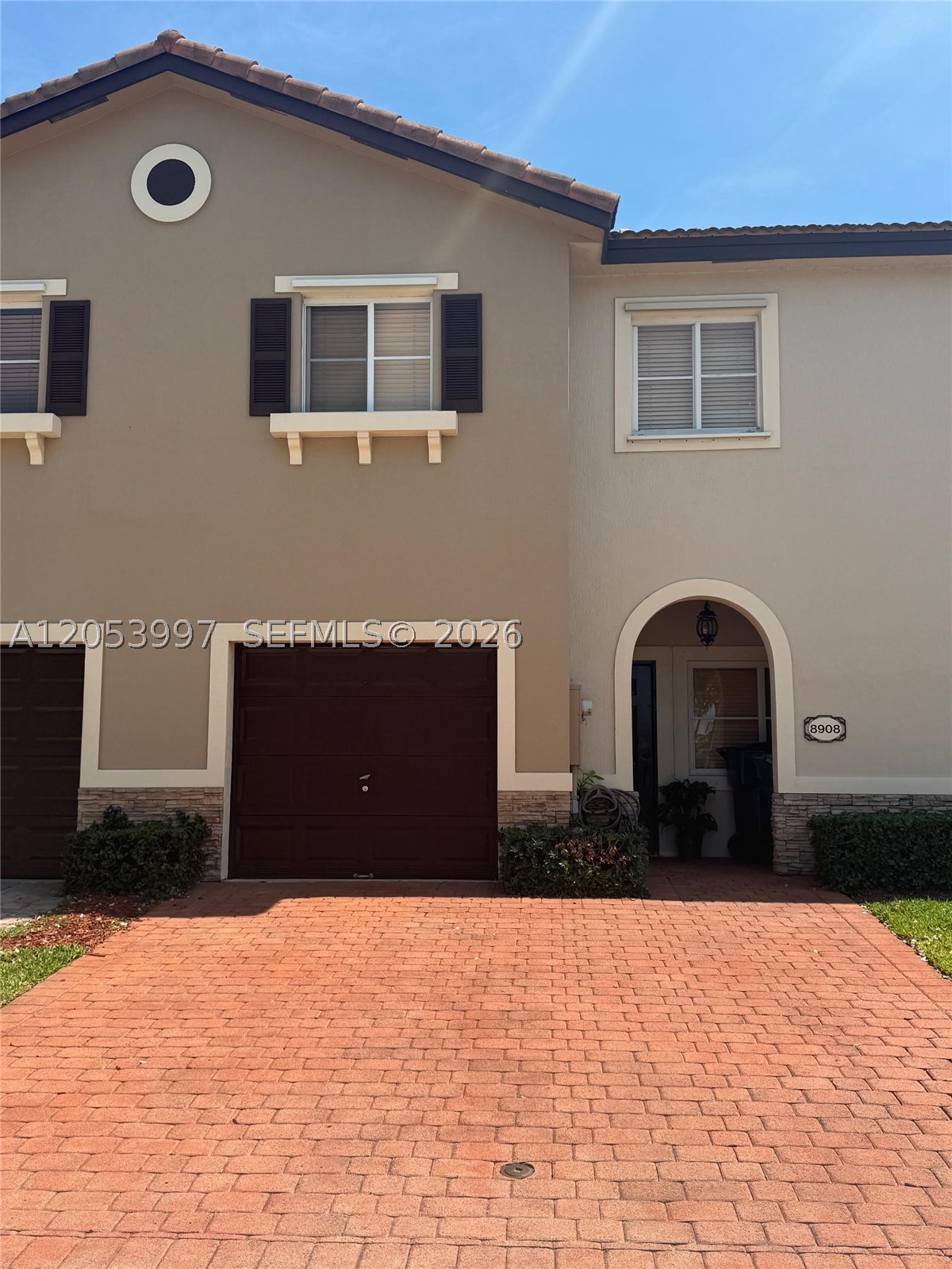 LAKES BY THE BAY JAY - Residential Lease