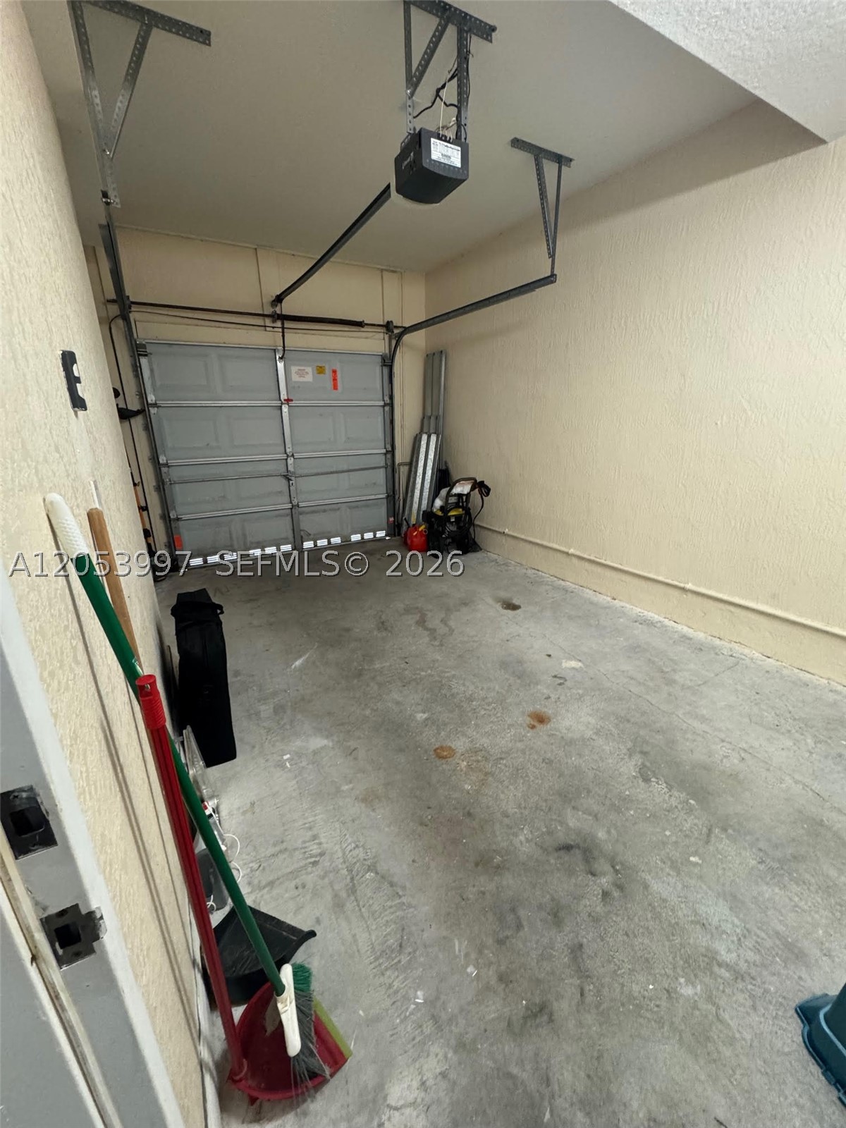 LAKES BY THE BAY JAY - Residential Lease