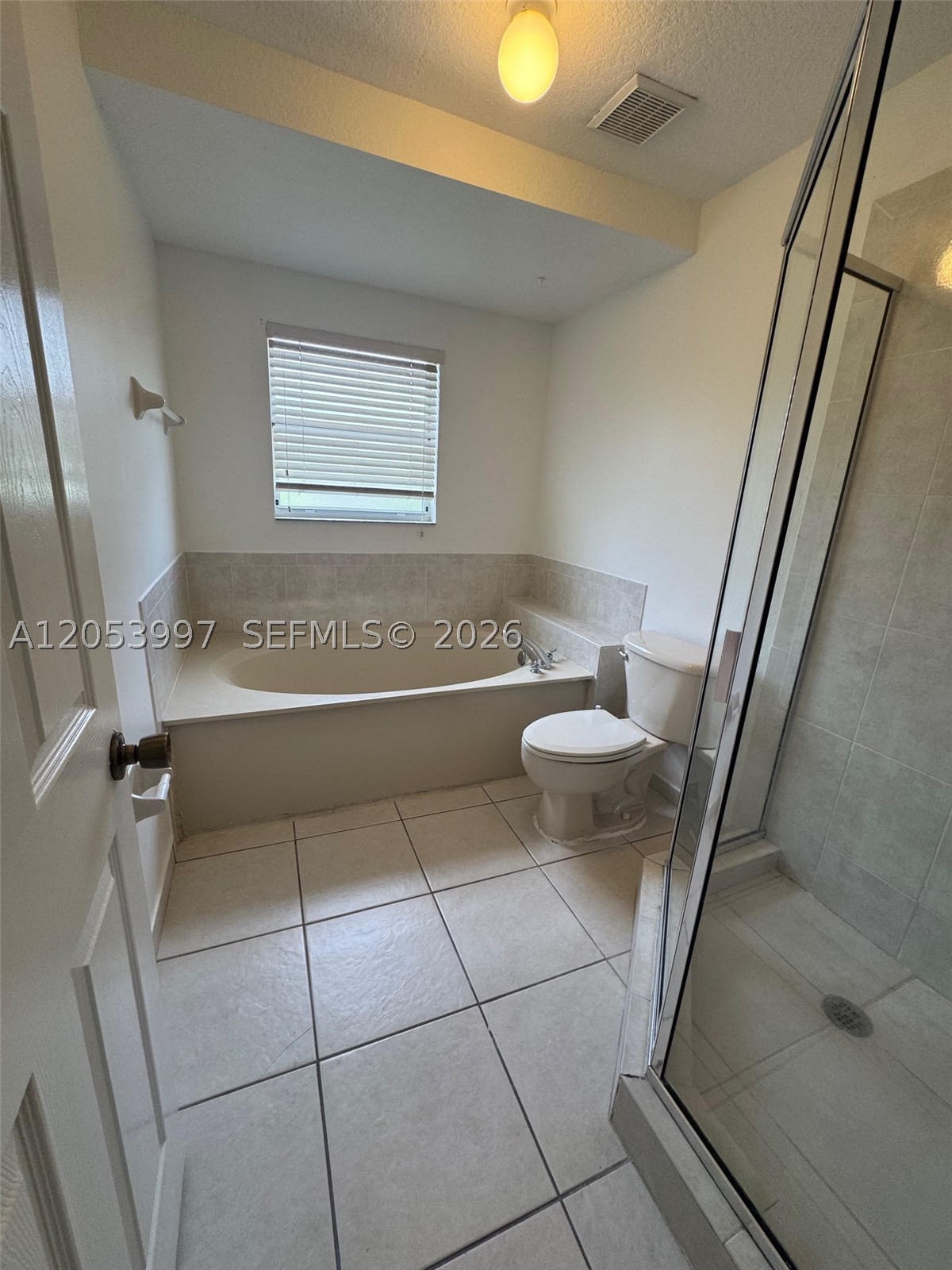 LAKES BY THE BAY JAY - Residential Lease