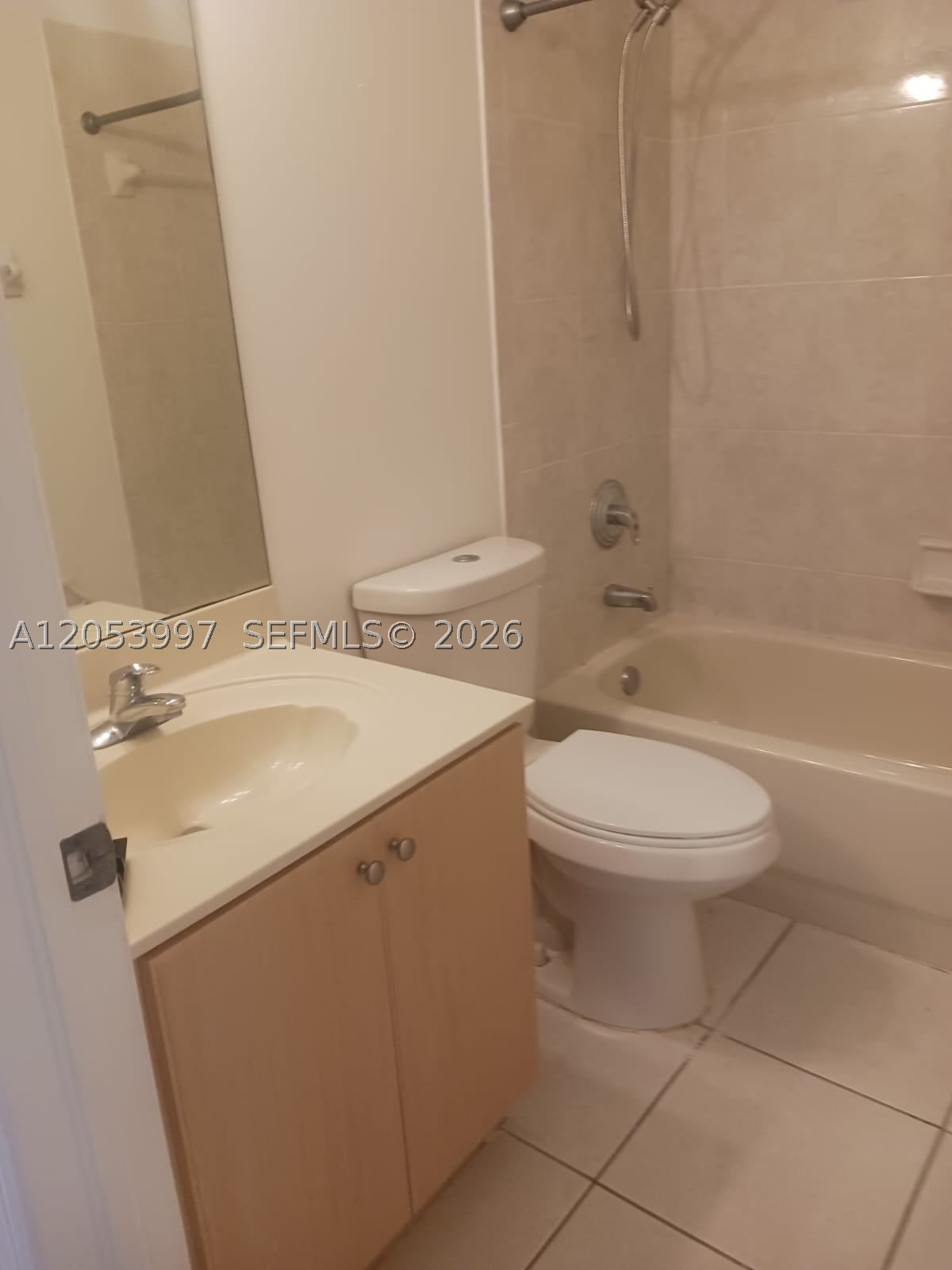 LAKES BY THE BAY JAY - Residential Lease