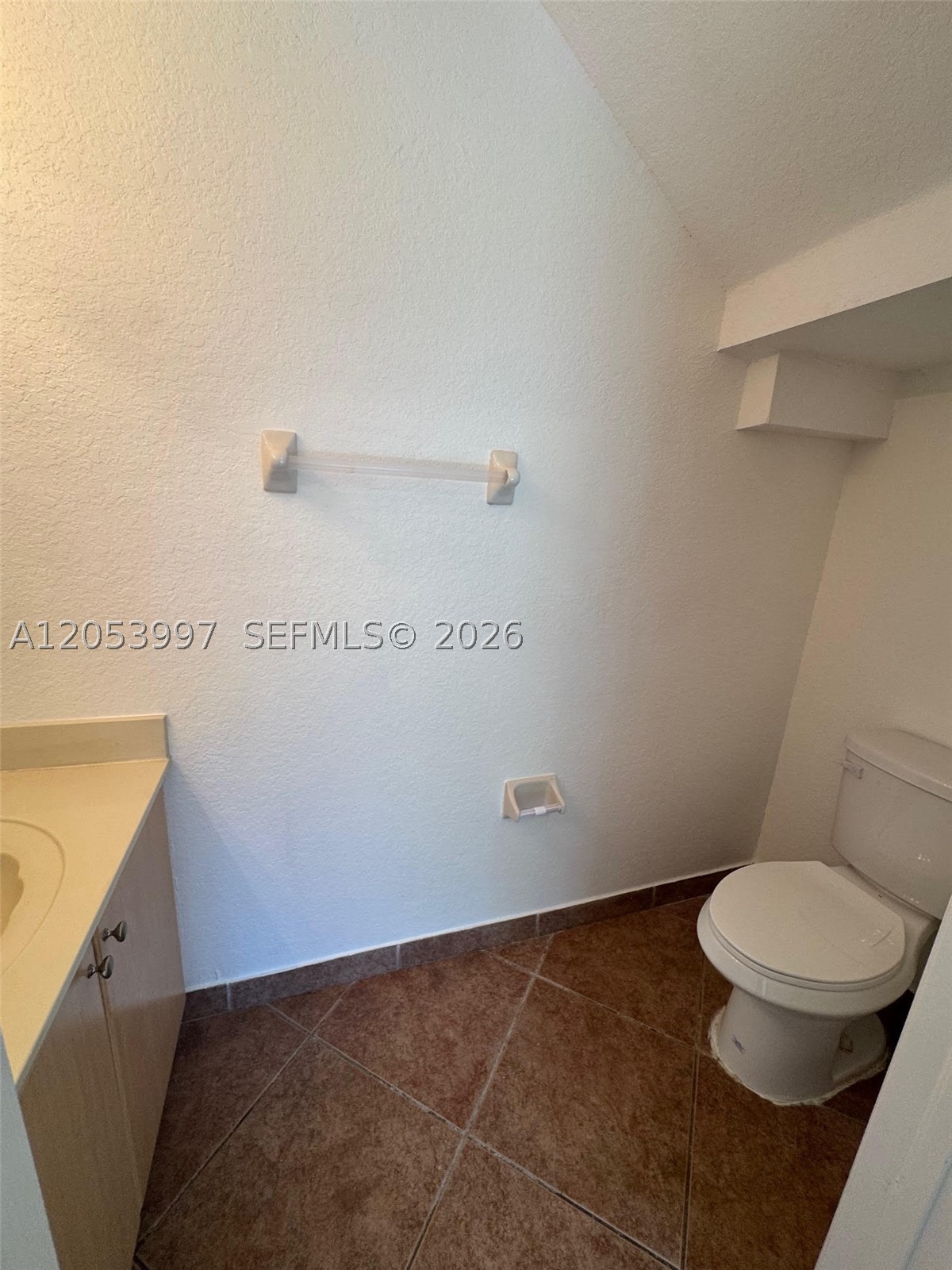 LAKES BY THE BAY JAY - Residential Lease