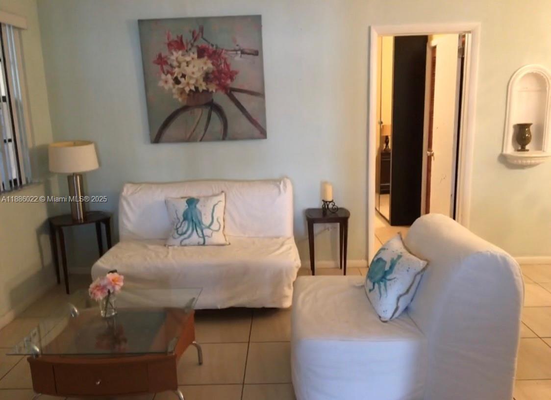 BISCAYNE BEACH-2ND ADDN - Residential