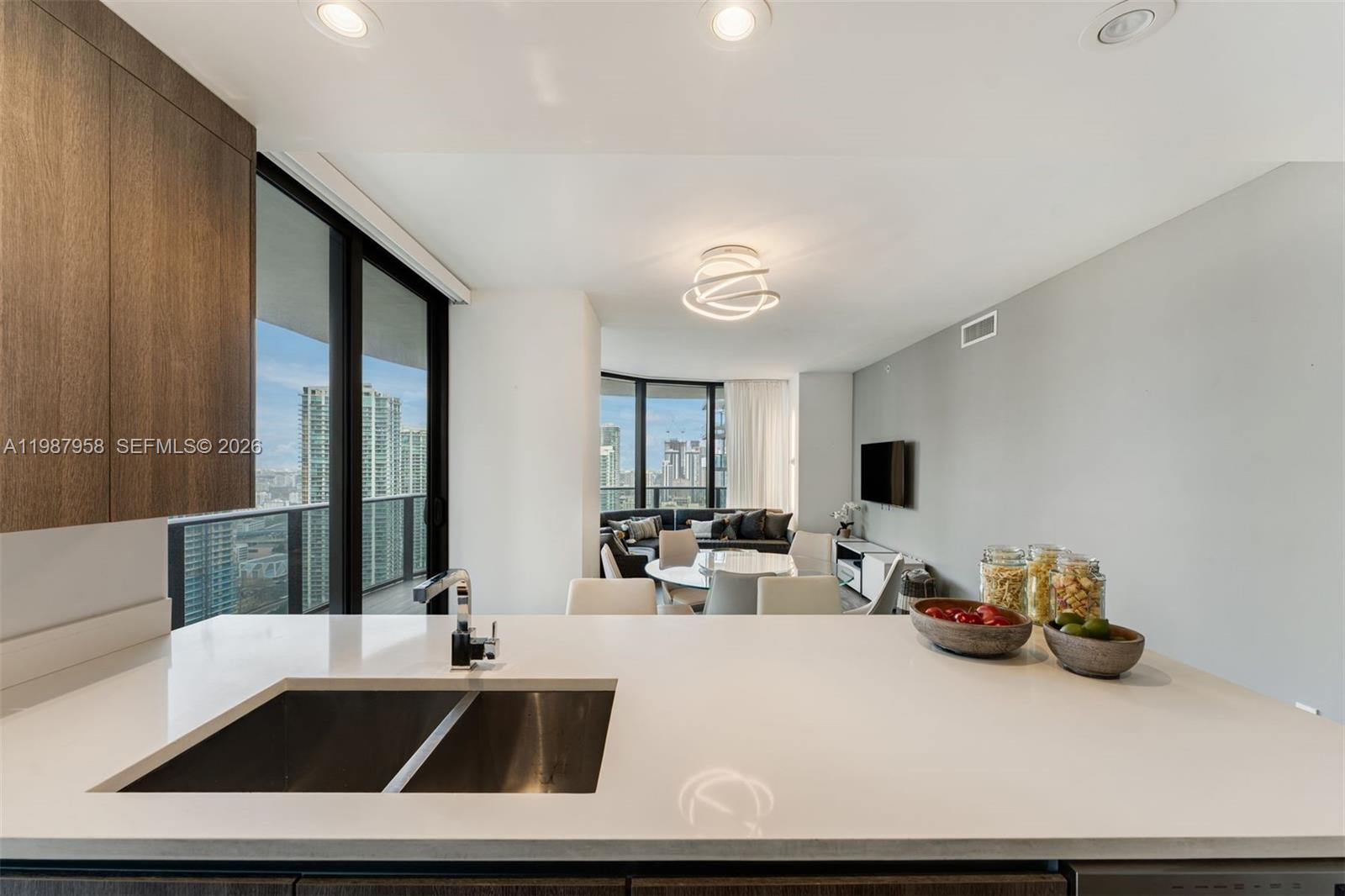 801 SMA RESIDENCES CONDO - Residential