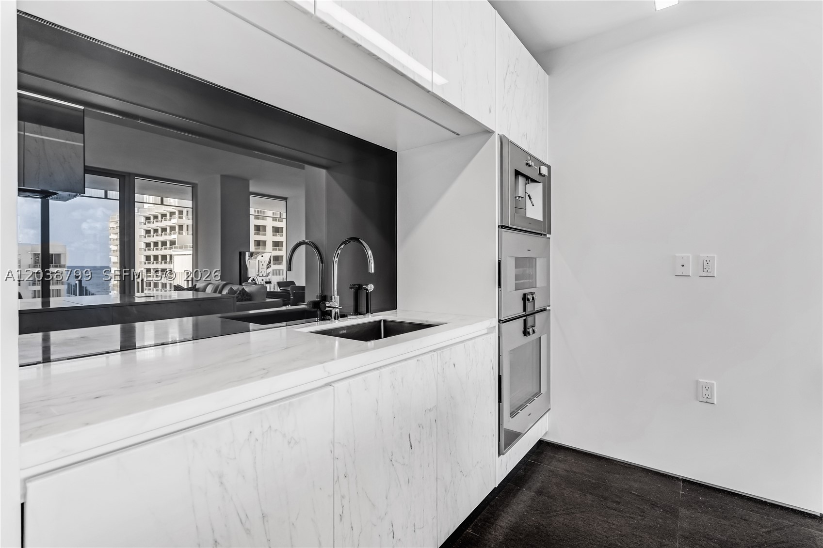 GLASS 120 CONDO - Residential Lease
