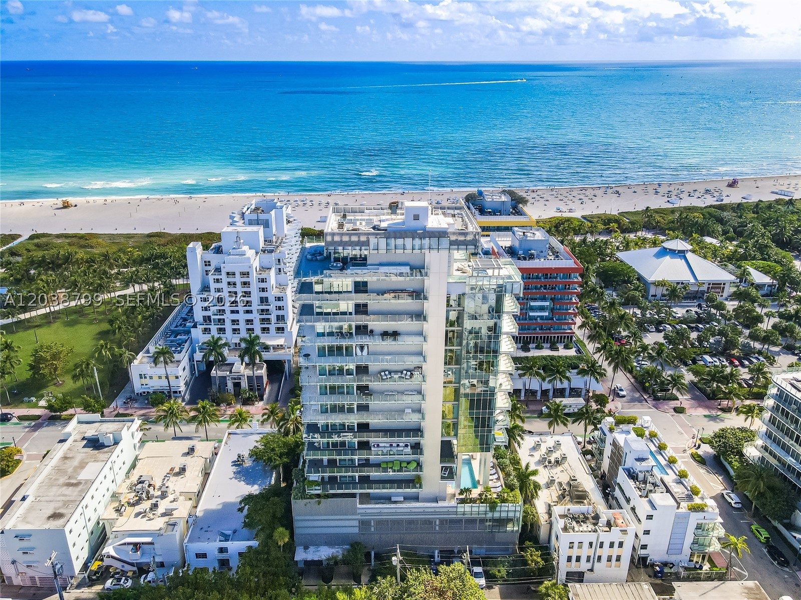 GLASS 120 CONDO - Residential Lease
