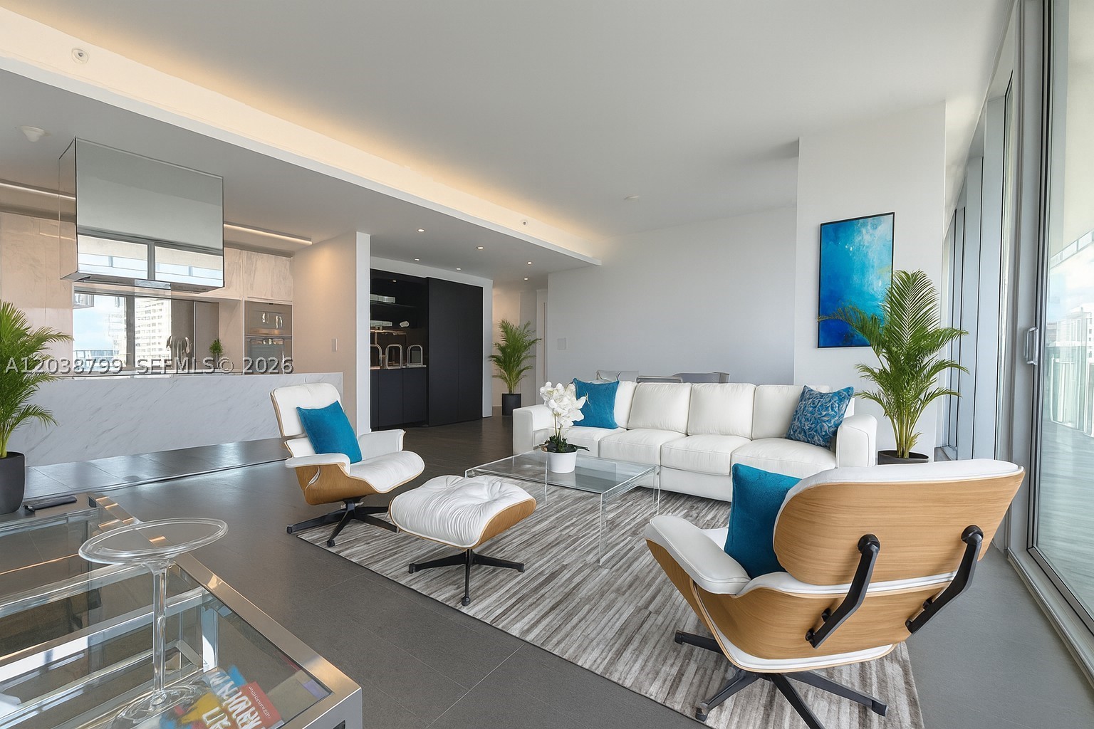 GLASS 120 CONDO - Residential Lease