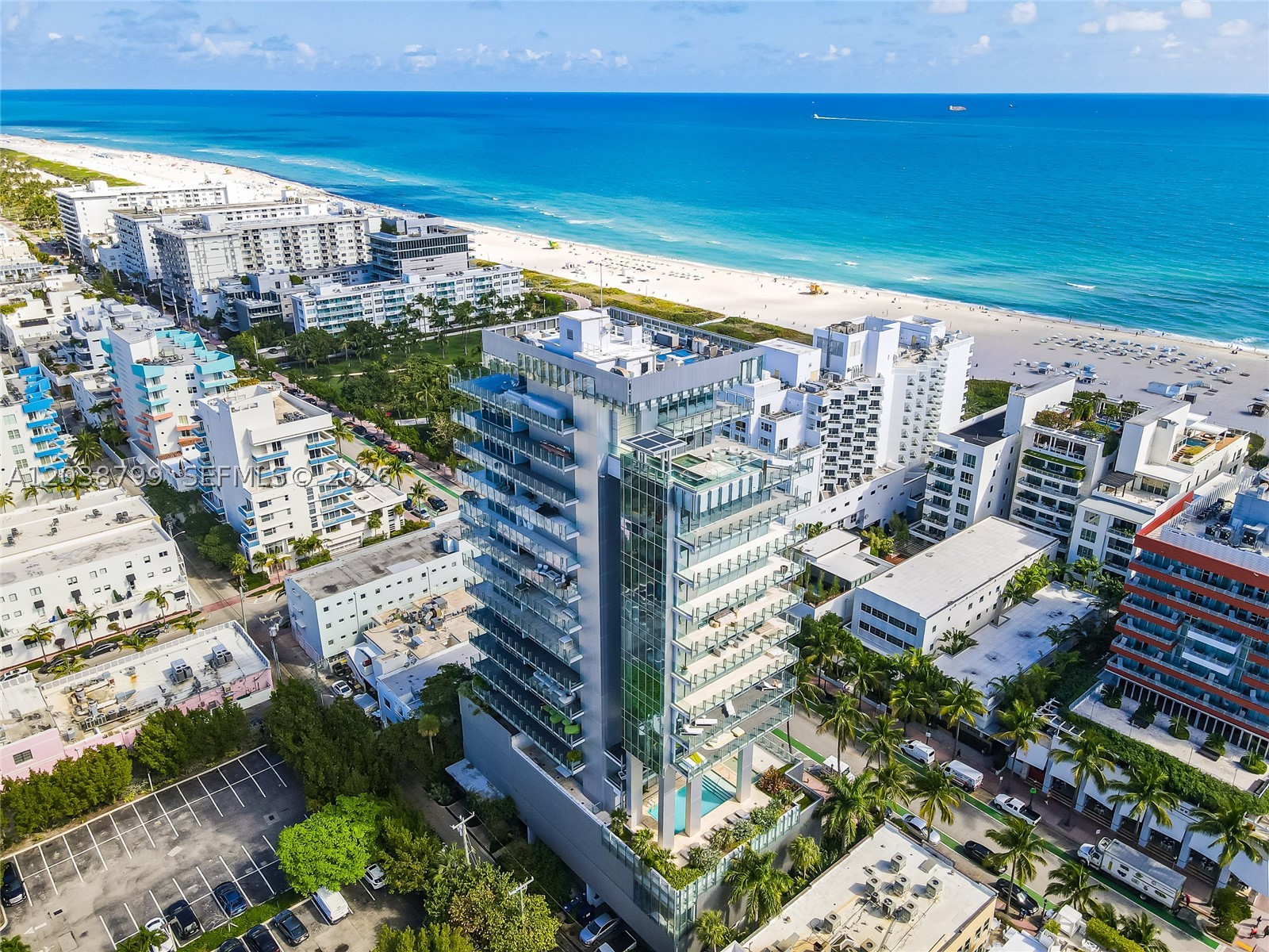 GLASS 120 CONDO - Residential Lease