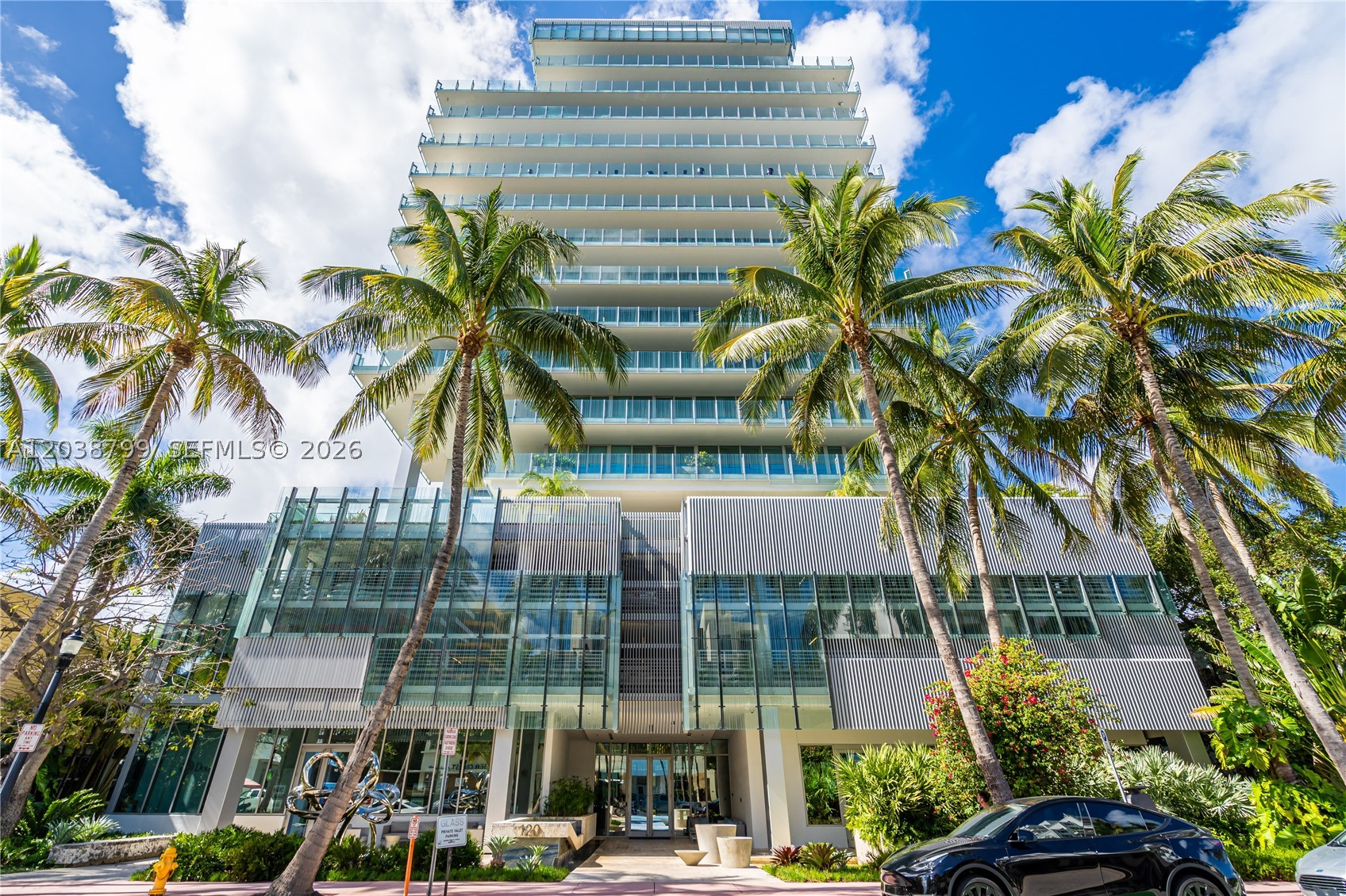 GLASS 120 CONDO - Residential Lease