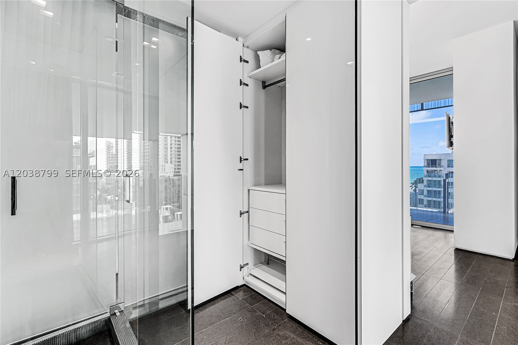 GLASS 120 CONDO - Residential Lease
