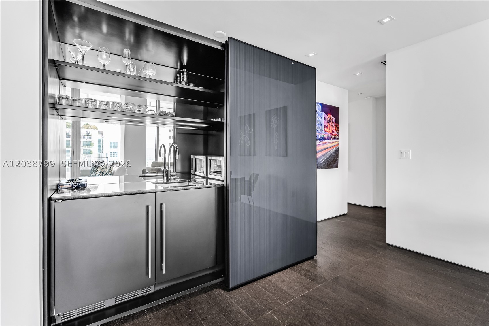 GLASS 120 CONDO - Residential Lease