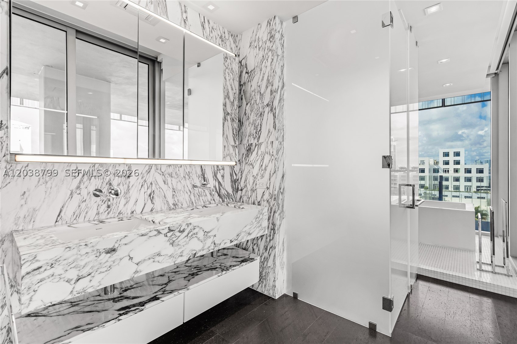 GLASS 120 CONDO - Residential Lease