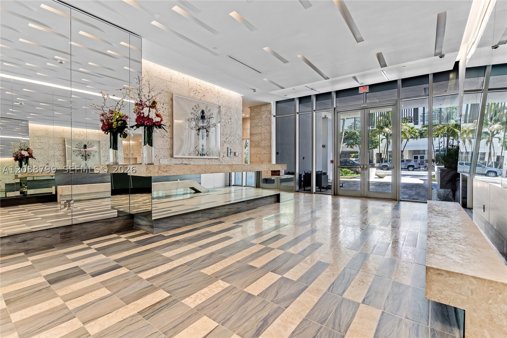 GLASS 120 CONDO - Residential Lease