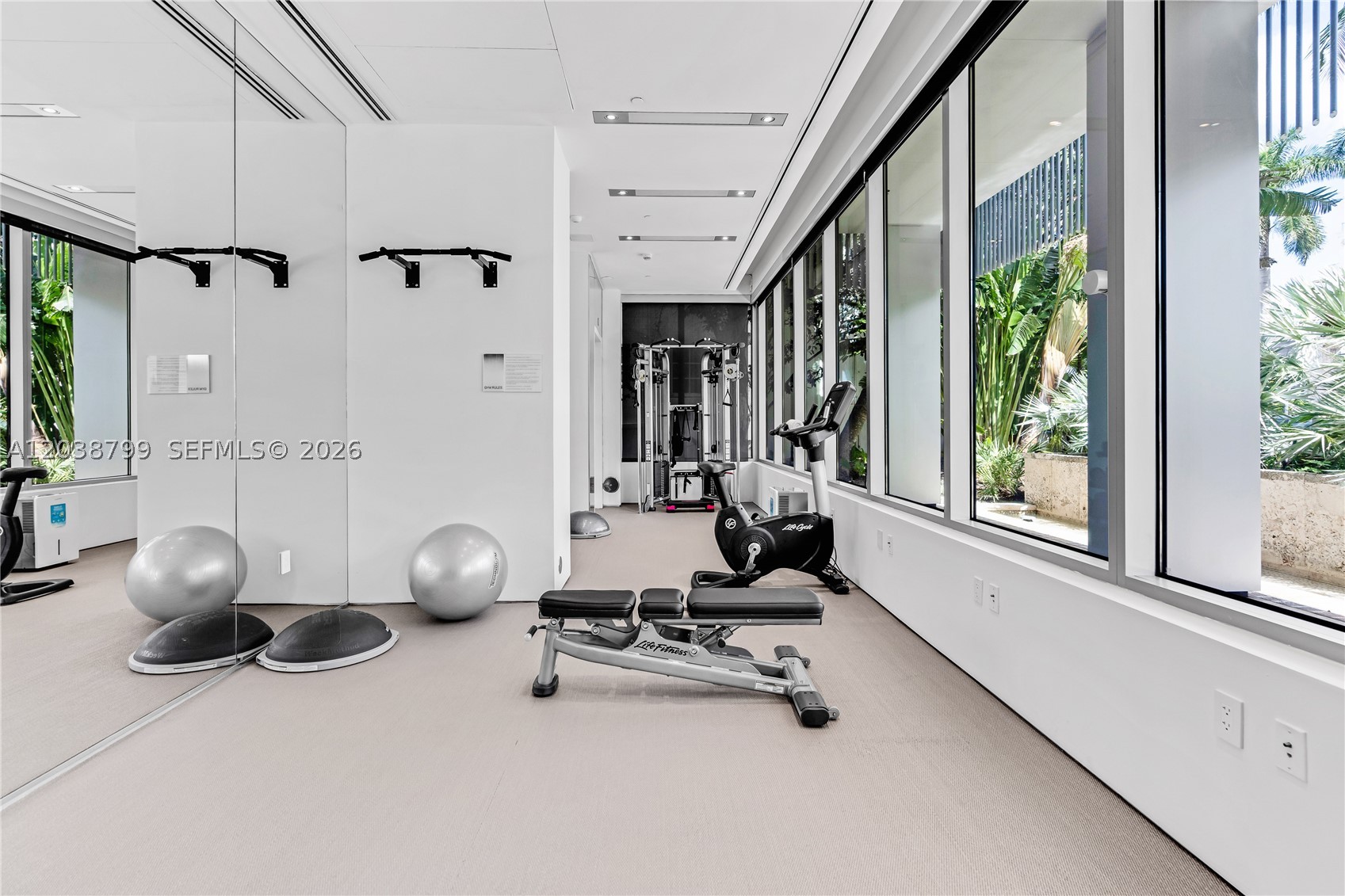 GLASS 120 CONDO - Residential Lease