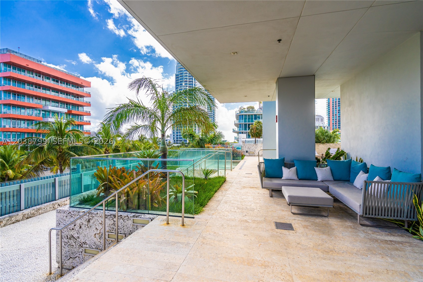 GLASS 120 CONDO - Residential Lease