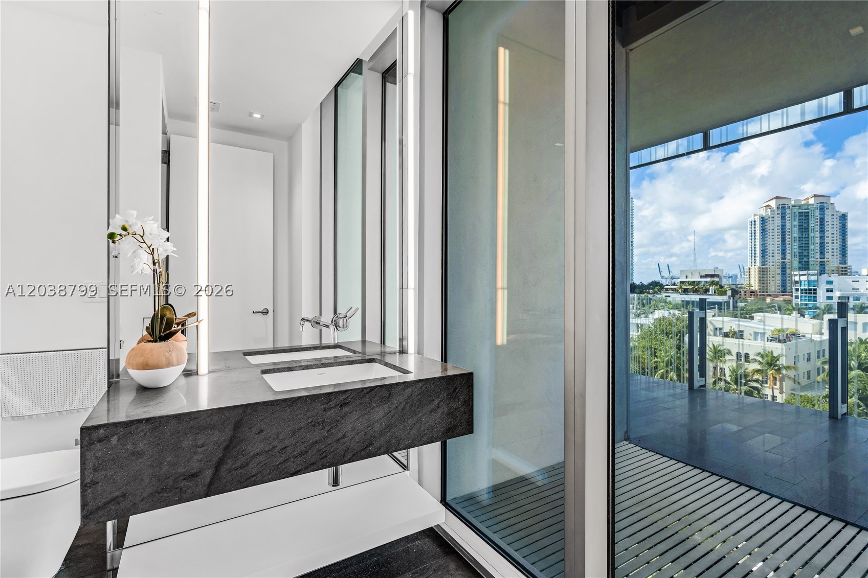 GLASS 120 CONDO - Residential Lease