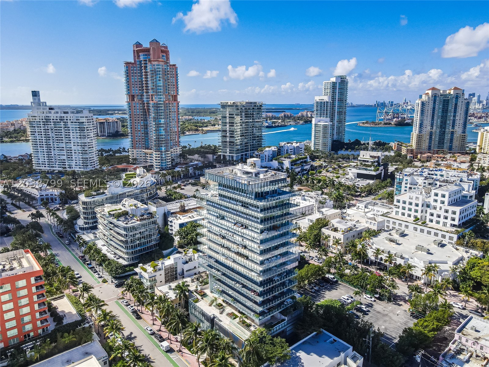 GLASS 120 CONDO - Residential Lease