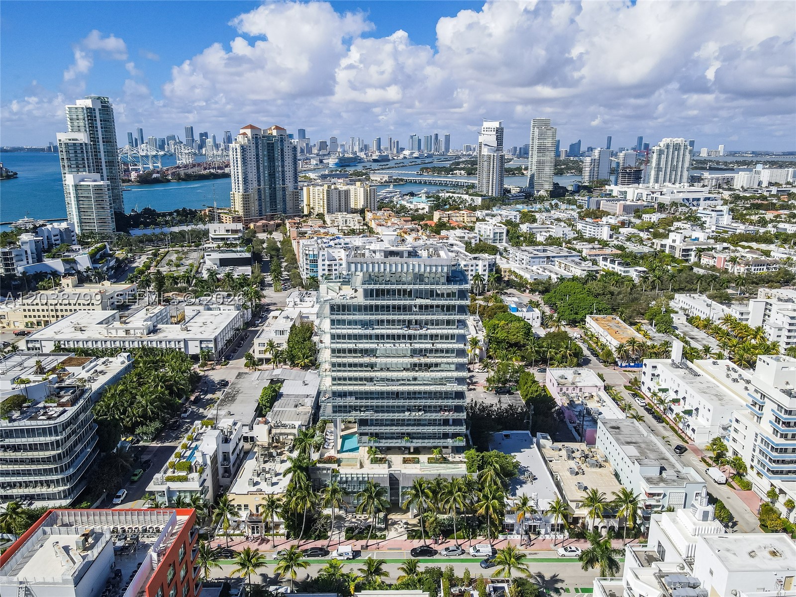 GLASS 120 CONDO - Residential Lease