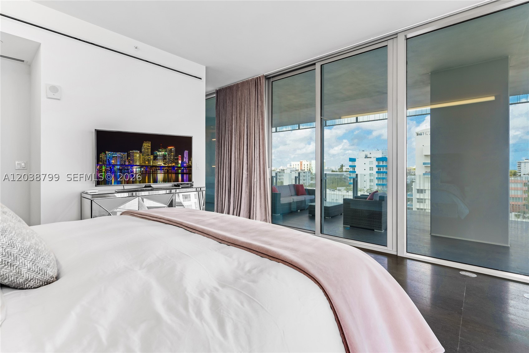GLASS 120 CONDO - Residential Lease