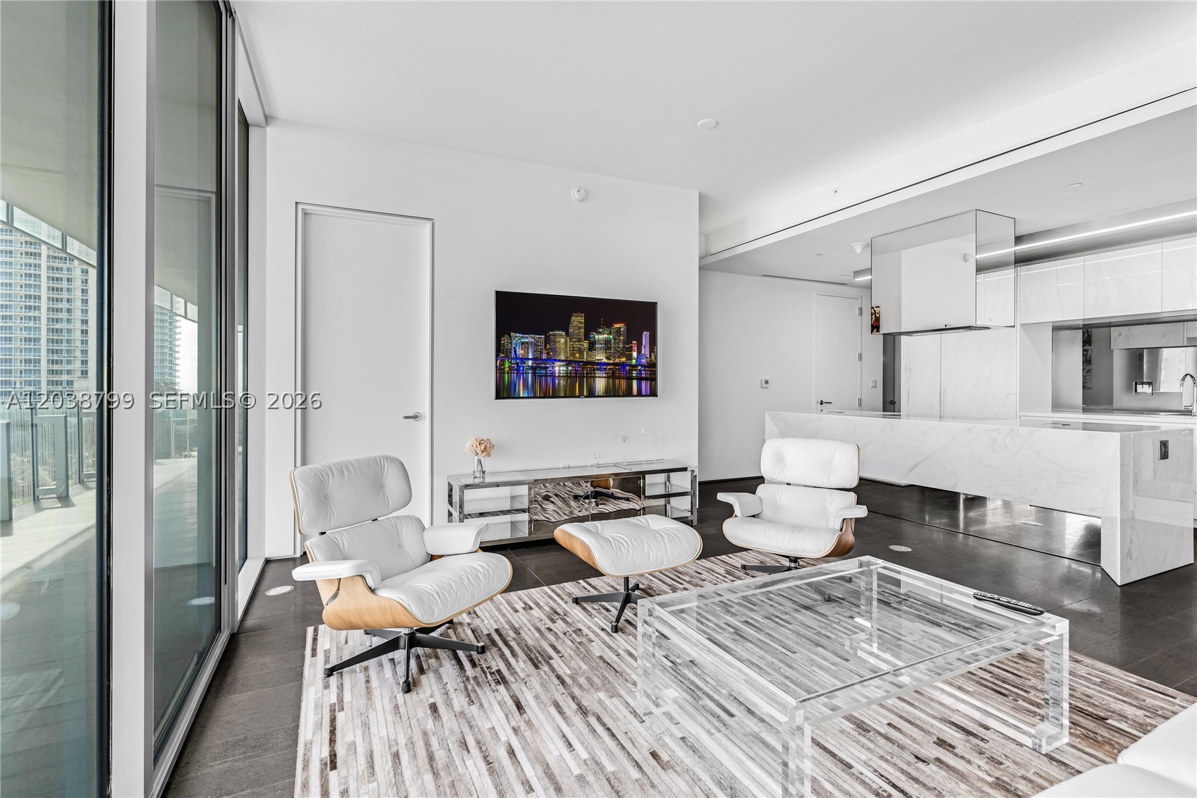 GLASS 120 CONDO - Residential Lease
