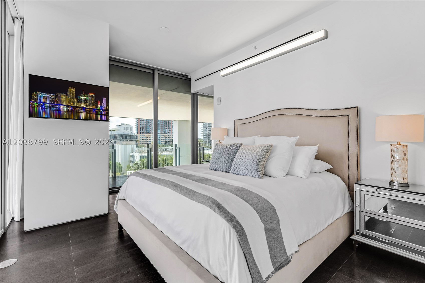 GLASS 120 CONDO - Residential Lease