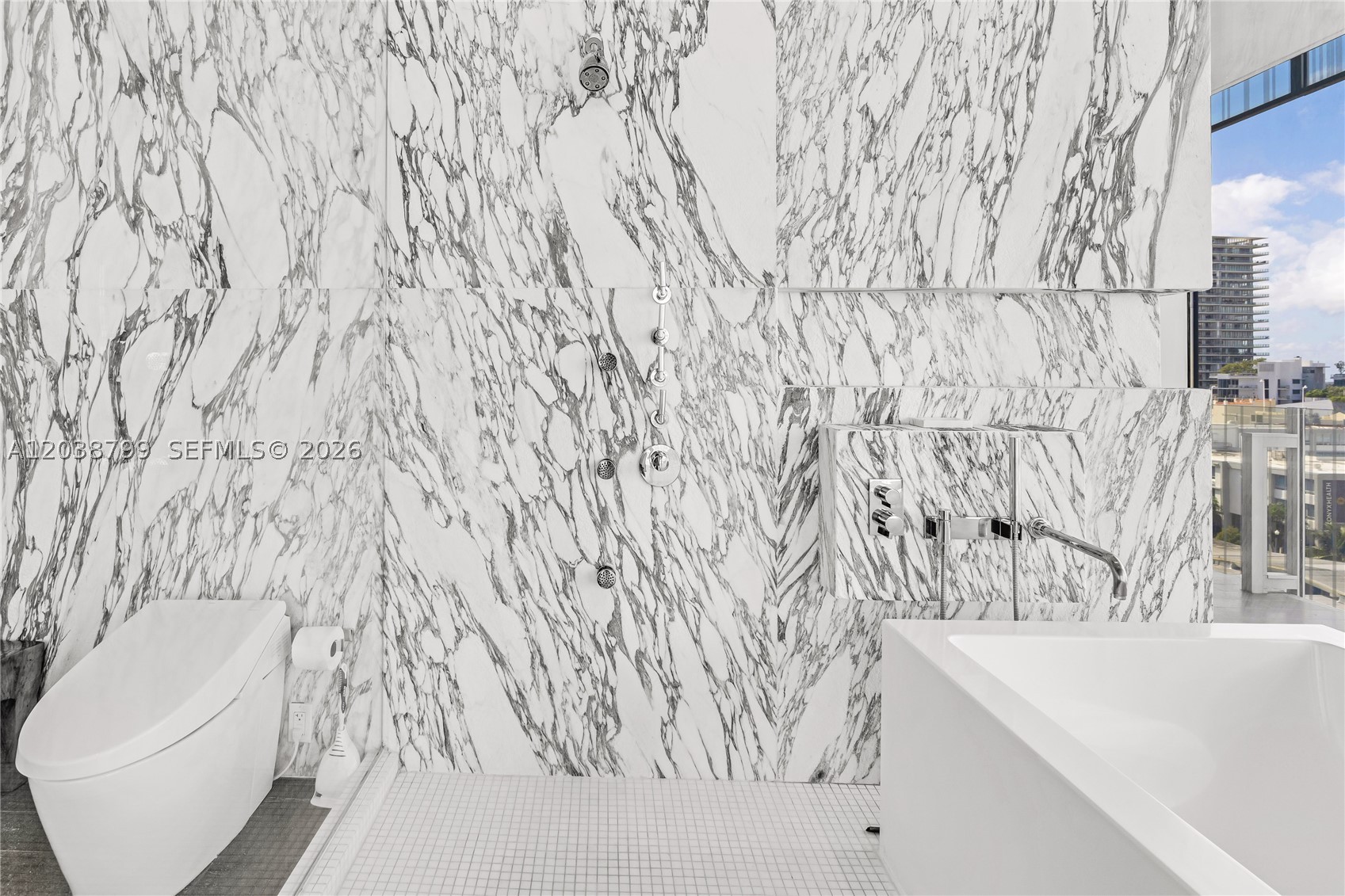 GLASS 120 CONDO - Residential Lease