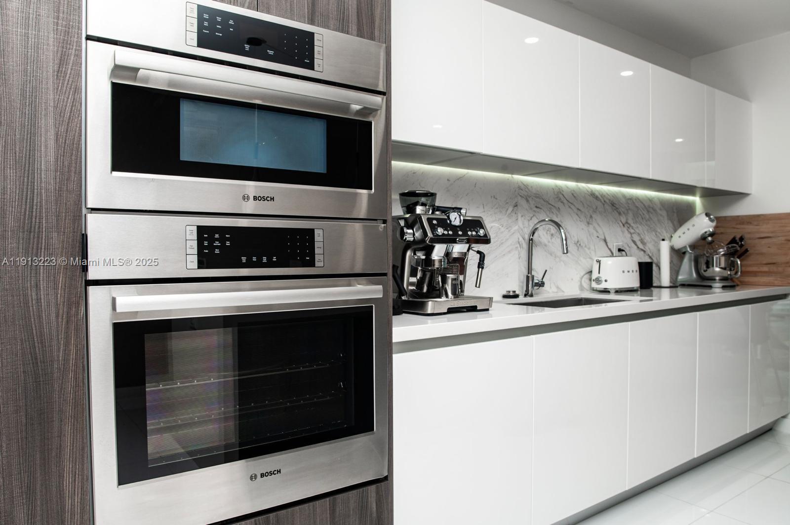 PARAMOUNT MIAMI WORLDCENTE - Residential
