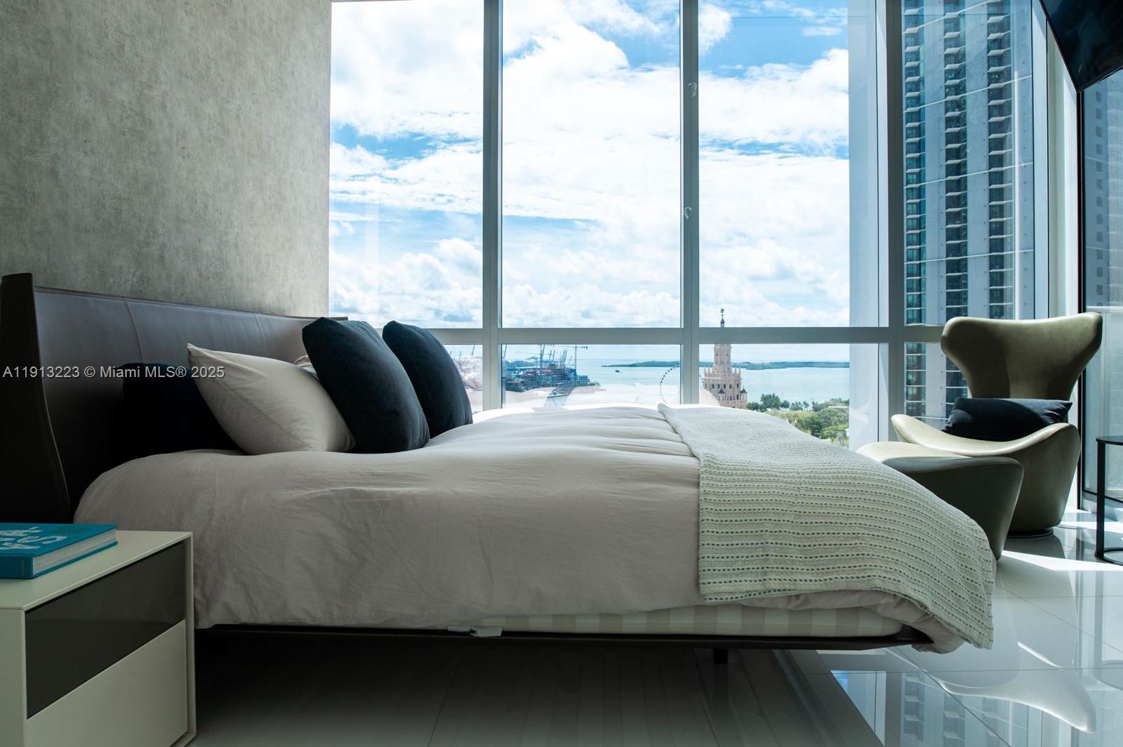 PARAMOUNT MIAMI WORLDCENTE - Residential