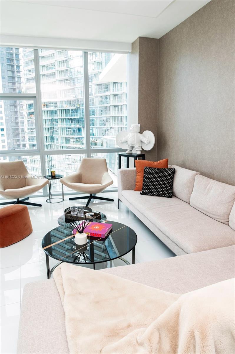 PARAMOUNT MIAMI WORLDCENTE - Residential