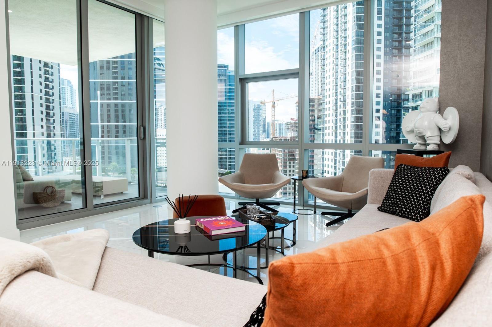 PARAMOUNT MIAMI WORLDCENTE - Residential