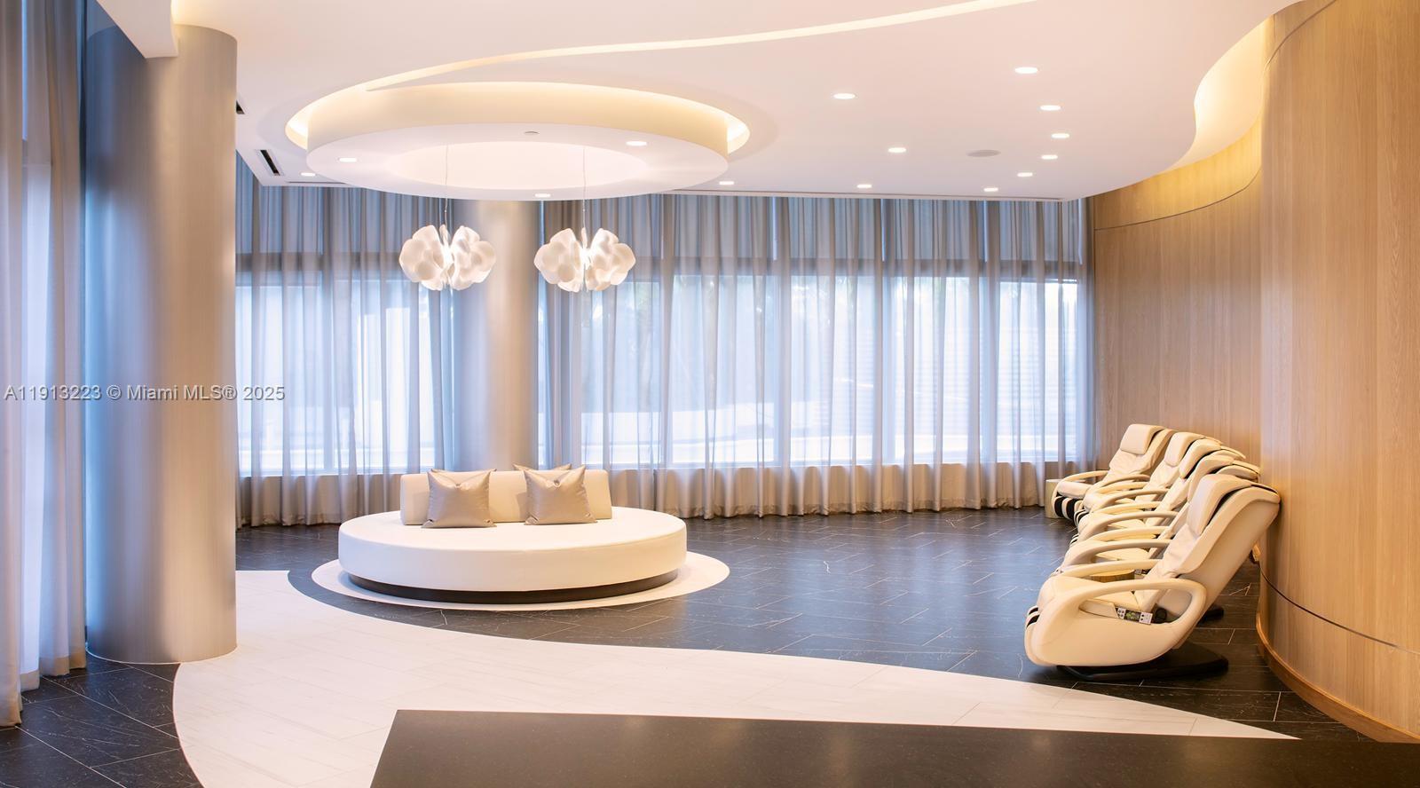 PARAMOUNT MIAMI WORLDCENTE - Residential