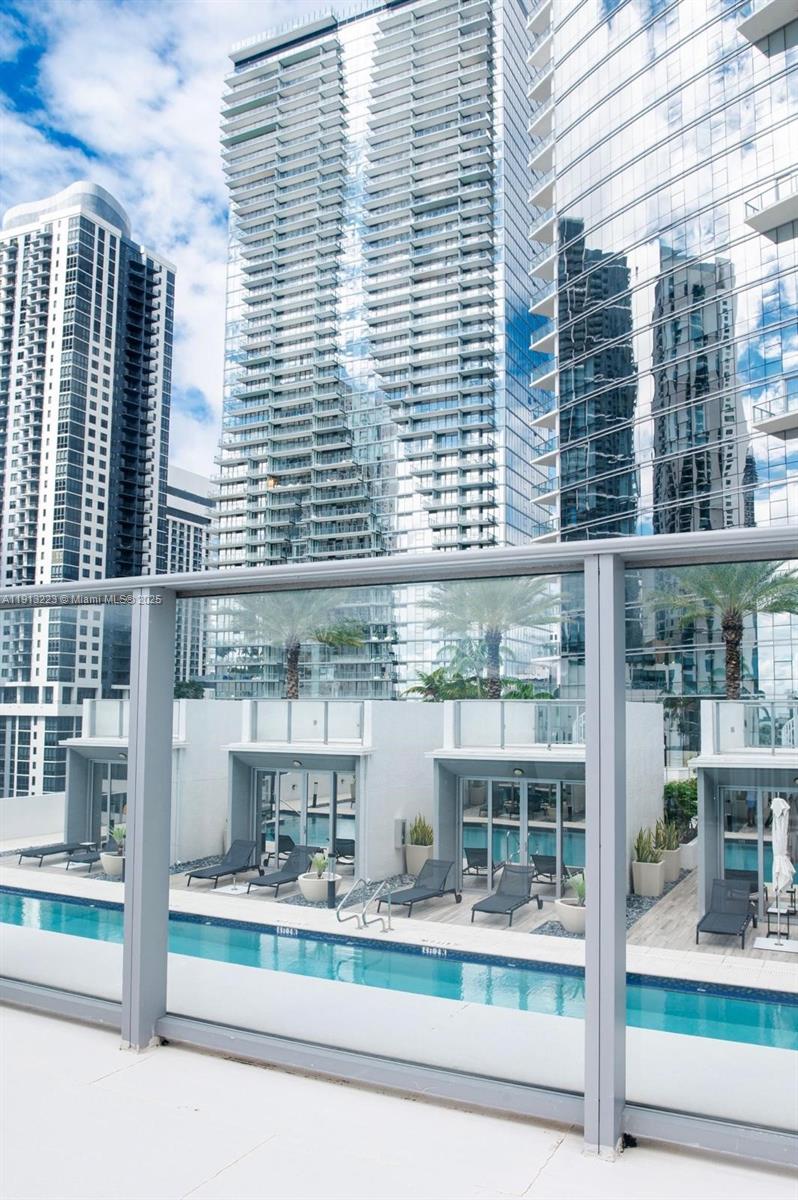 PARAMOUNT MIAMI WORLDCENTE - Residential