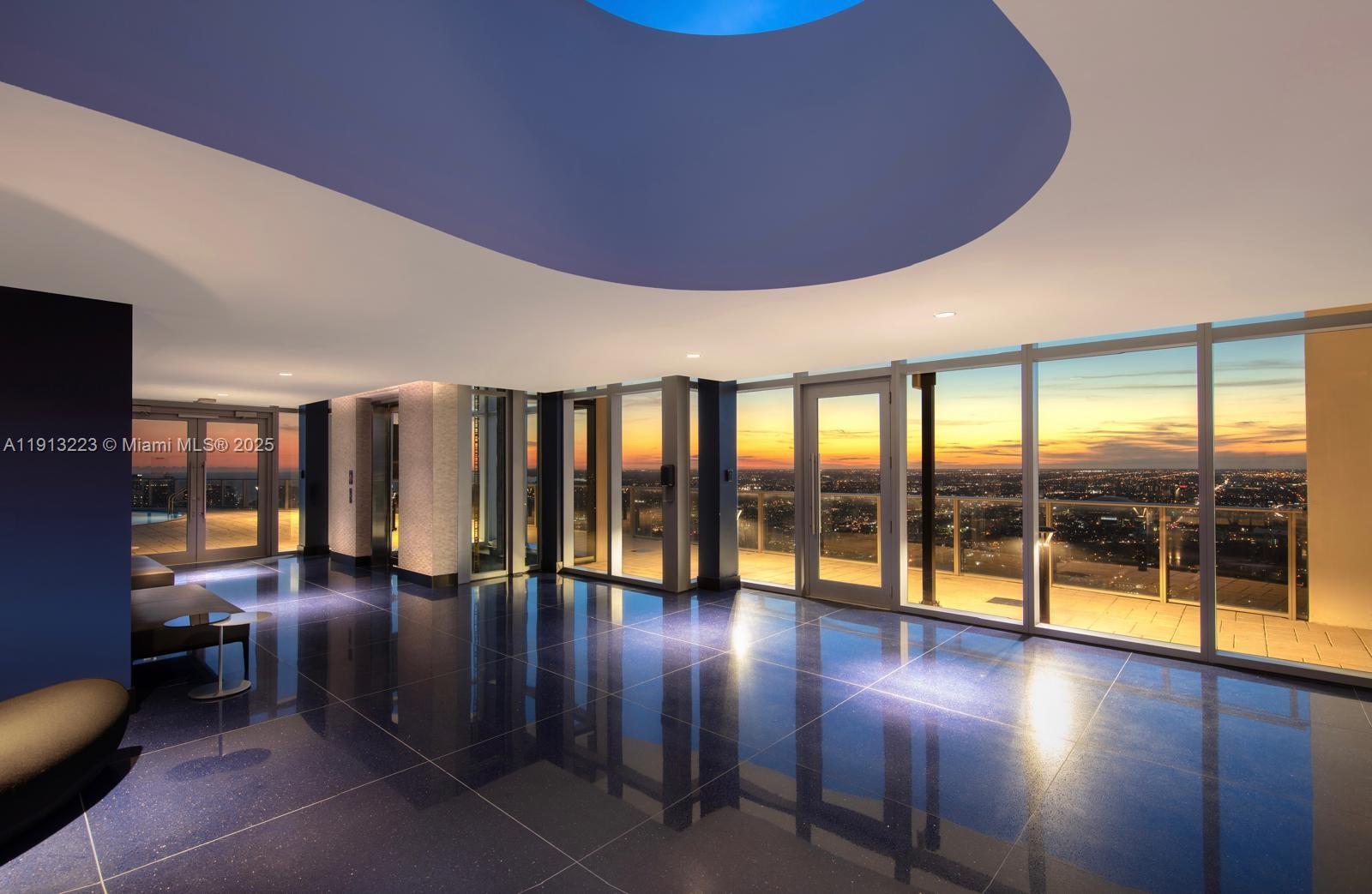 PARAMOUNT MIAMI WORLDCENTE - Residential