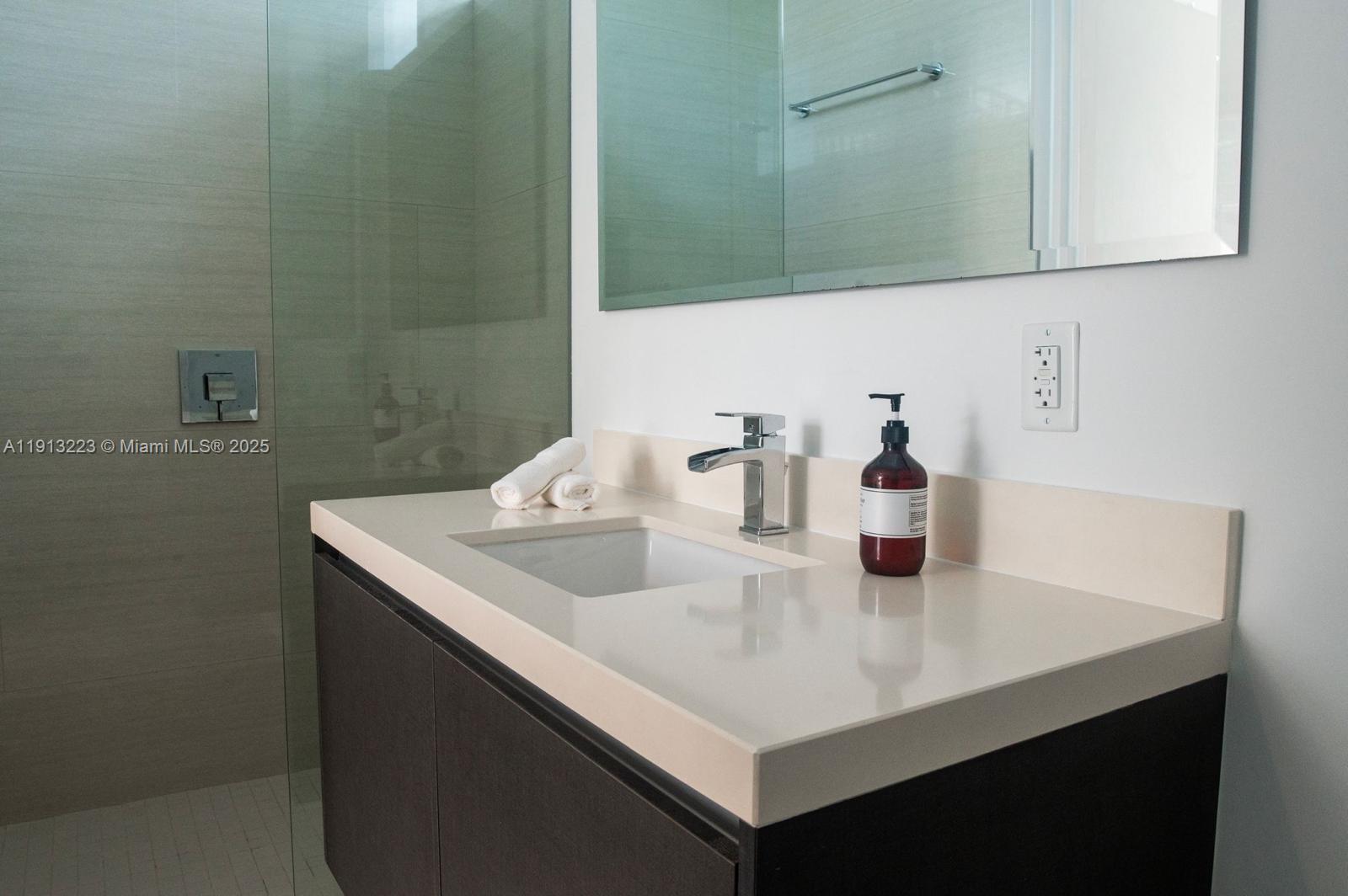 PARAMOUNT MIAMI WORLDCENTE - Residential