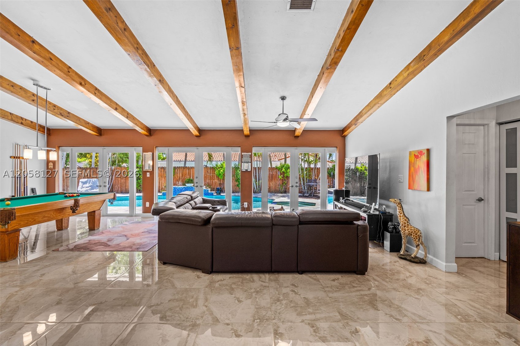 SHORES CALUSA - Residential